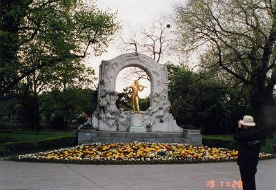 ���n����V���g���E�X��