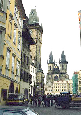 ���s�X�@�ό��q�œ�����Ă���