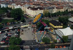 �U��񂷕����̐⋩�}�V�[��